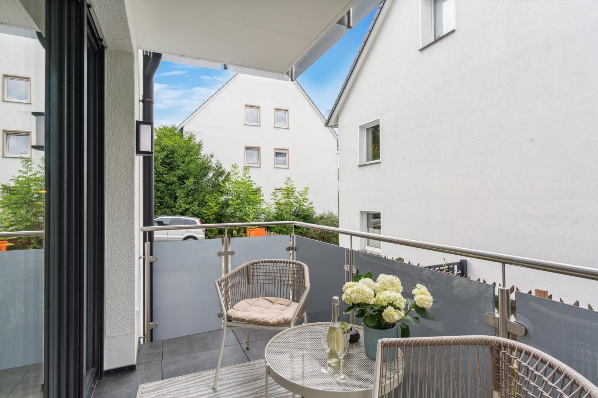 Deluxe Apartment In Bielefeld City Mit Parkplatz Und Balkon Ngoại thất bức ảnh